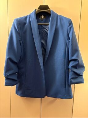 NWT Open Front Blue Blazer Embellished Back Design